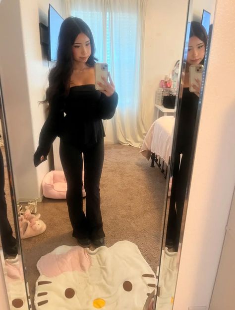 Luvrqmia Outfits, Latina Aesthetic Outfit, Picture Day Outfit Ideas, Cleo Sertori, Tiktok Pfp, Latina Aesthetic, Latina Outfit, Girly Coquette, Girly Fits