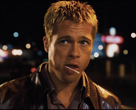 brad pitt young in oceans 11 is so hot Brad Pitt Haircut, براد بيت, Brad Pitt Hair, Oceans Eleven, Oceans 11, Danny Ocean, Tyler Durden, Club Hairstyles, Interesting Photos