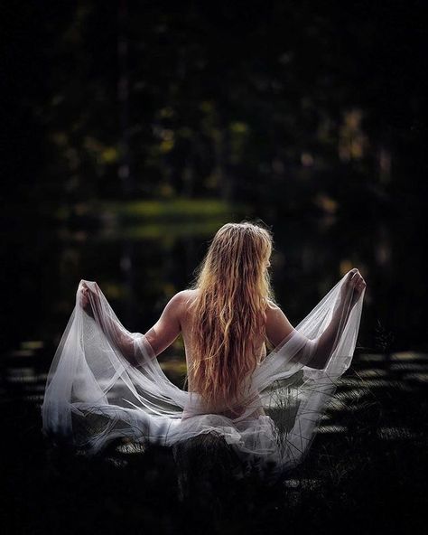 Wet Photoshoot, Foggy Photoshoot, Elemental Goddess, Wading In Water, Green Witch Aesthetic, Water Photoshoot, Lake Photoshoot, Sisters Photoshoot Poses, Water Shoot