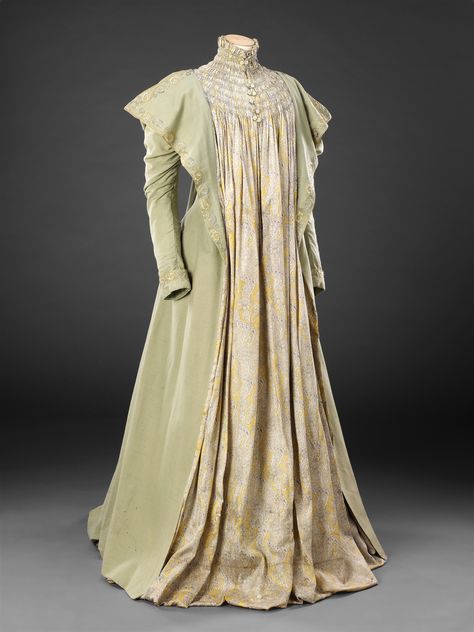 Late 1890s Tea Gown Edwardian Tea Gown, Tea Party Dresses, Victorian Tea Party, Gaun Abad Pertengahan, 1900 Fashion, 1890s Fashion, Tea Gown, Aesthetic Dress, 20th Century Fashion