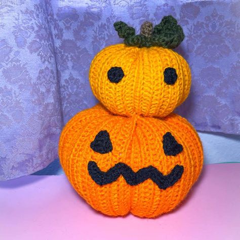 Crochet Jack O Lantern, Crochet Halloween Decorations, Lantern Pattern, Triangle Eye, Crochet Pumpkins, Jack O Lanterns, Large Pumpkin, Pumpkin Stem, Pumpkin Leaves