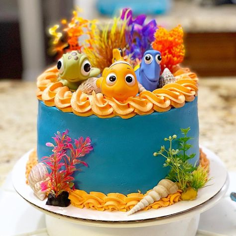 Finding Nemo First Birthday Cake, Nemo Smash Cake, Nemo Birthday Cake, Finding Nemo Birthday Cake, Finding Nemo Cake, Finding Dory Birthday Party, Dory Birthday Party, Finding Dory Birthday, Nemo Birthday Party