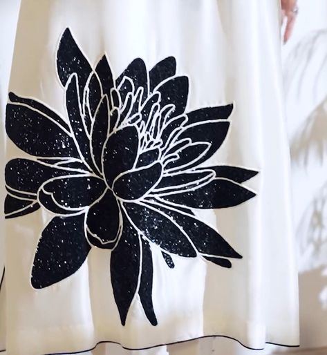 Fabric Colour Painting, Black Fabric Paint, Saree Painting Designs, Saree Painting, Fabric Paint Diy, Flower Pattern Drawing, Fabric Painting On Clothes, Hand Painted Dress, Fabric Painting Techniques