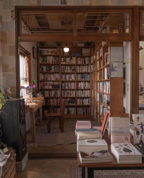 Japanese Library Aesthetic, Japanese Study Room, Academic Aesthetic, Japanese Style House, Lots Of Books, Home Libraries, Japanese House, Dream Rooms, Home Library