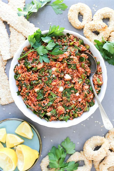 Armenian Bulgur, Parsley and Tomato Salad | www.floatingkitchen.net Bulgur Vegan, Turkey Kofta, Bulgur Recipes, Moroccan Salad, Cooking Grains, Armenian Food, Tomato Dishes, Bulgur Salad, Grilled Halloumi