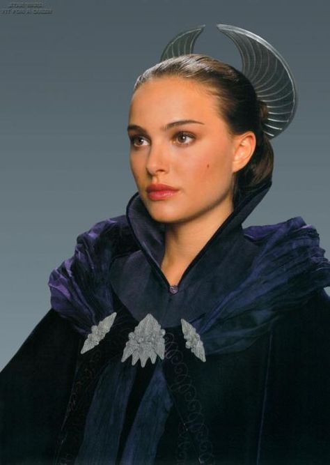 Natalie Portman Star Wars, Adrienne Ames, Disfraz Star Wars, Star Wars Padme Amidala, Amidala Star Wars, Queen Amidala, Star Wars Padme, Carnaval Costume, Star Wars Fashion