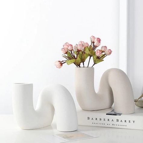 Check out this neutral bedroom decor idea using all accessories from nyralondon.com! Would you buy any of these for your room? #bedroom #bedroomdesign #bedroommakeover #bedroomdecor #bedroomideas #lightingdesign #interiors #moderndesignideas #homedecor Traditional Vases, Farmhouse Inspired Decor, Flower Vase Making, Tube Design, Diy Ikea Hacks, Diy Ikea, Timeless Decor, Desktop Decor, Keramik Vase