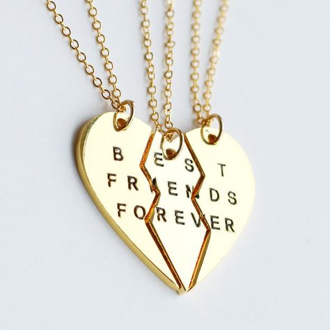 And this version for your group of three. | Community Post: 19 Perfect Friendship Bracelets You And Your Bestie Need ASAP Losing Your Best Friend, Best Friends Necklace, Friends Necklace, Bff Jewelry, Friend Jewelry, Bff Necklaces, Best Friend Jewelry, Best Friend Necklaces, Friendship Jewelry