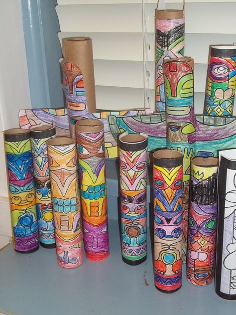 School Totem Pole Project, Social Studies Art Projects, Totem Pole Craft, Western Vbs, Montessori Shelves, Totem Pole Art, Art Methods, Art And Math, Art Docent