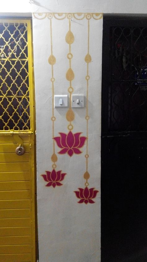 Diwali Wall Painting Ideas, Main Hall Wall Painting Design, Home Entrance Wall Painting, Pooja Room Wall Painting Ideas, Wall Painting For Mandir, Wall Painting For Pooja Room, Switch Border Art, Rangoli Wall Decor, Mandir Wall Painting Ideas