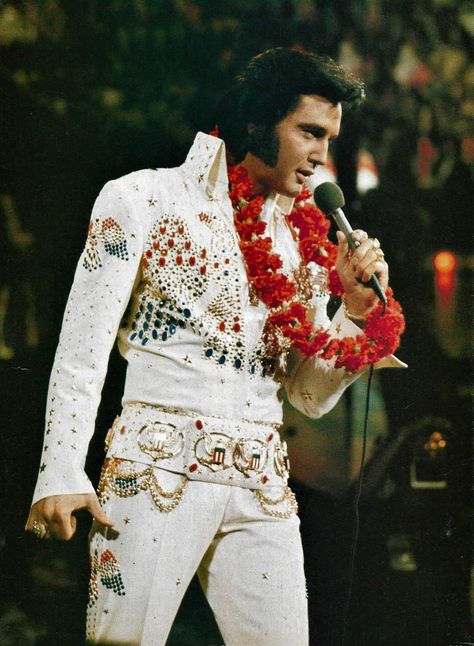 Elvis Presley Last Concert, Elvis Presley Hawaii, Elvis Tattoo, Elvis Presley Live, Elvis Aloha From Hawaii, Elvis Costume, Elvis Presley Albums, Elvis Presley Concerts, Elvis Presley Priscilla