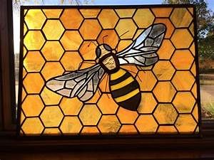 Stained Glass Bee Honeycomb, Stained Glass Honeycomb, Window Template, Bee Room, Faux Painting, Stained Glass Christmas, Art Stained, Bee Art, Stained Glass Designs