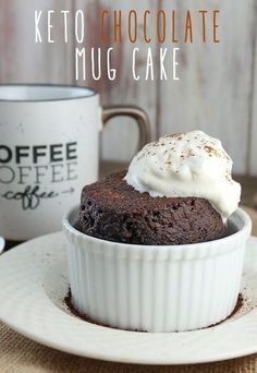 Keto Chocolate Mug Cake, Weight Watcher Desserts, Pudding Chia, Chocolate Mug Cake, Dessert Parfait, Keto Chocolate Cake, Desserts Keto, Postre Keto, Mug Cakes