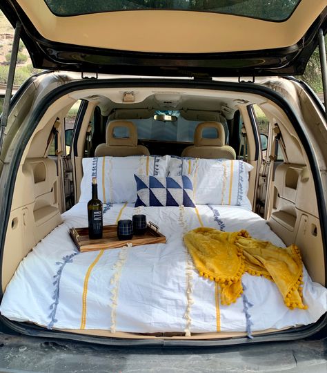 This romantic little SUV camper conversion fits a full size bed and a whole lot of adventure. A tiny taste of the weekend van life out West 🏕 Jeep Bed Camping, Car Camper Conversion Suv, Suv Van Life, Car Camping Suv, Suv Camping Ideas, Car Bed Camping, Suv Living, Suv Bed, Suv Conversion