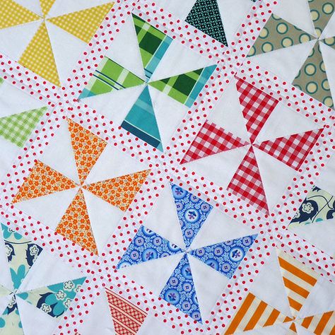 Polka Dot Quilts, Pinwheel Quilt Pattern, Red Pepper Quilts, Traditional Quilt Patterns, Quilt Square Patterns, Childrens Quilts, Pinwheel Quilt, Patchwork Quilt Patterns, Traditional Quilts