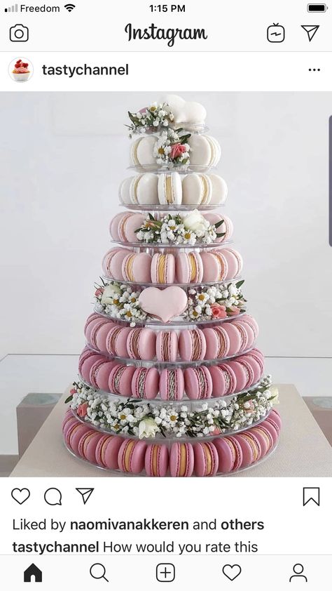 Macaron Instagram, Macaroon Wedding Cakes, Macaroon Tower, Sweets Photo, Flower Cafe, Macaron Tower, Throwing A Party, Macaron Cookies, Chocolate Wedding Favors