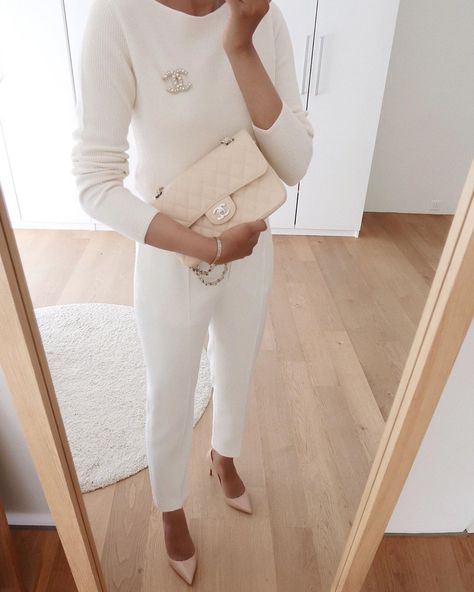 @steffysstyle on Instagram: “🍨🍨🍨 The boat neck sweater (100% cotton) is from Massimo Dutti (Ref. 5687/864) - it’s lightweight, so perfect for air conditioned…” Chanel Brooch Outfit, Brooch Outfit, Classic Summer Outfits, White Linen Trousers, Chanel Brooch, Monochrome Outfit, Chanel Inspired, Plain Outfits, All White Outfit