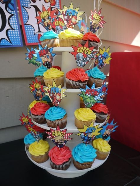 Avenger Party, Super Hero Birthday Party, Hero Birthday Party, Zap Pow, Deco Cupcake, Superhero Cupcakes, Super Hero Birthday, Superman Birthday, Avenger Birthday Party