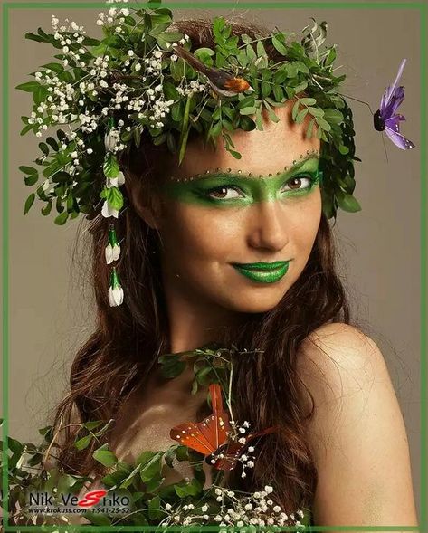 Mother Earth Dress, Mother Nature Makeup Ideas, Earth Element Costume, Tree Costume Woman, Green Goddess Costume, Earth Goddess Costume, Enchanted Forest Costume, Mother Nature Costume Makeup, Mother Nature Makeup