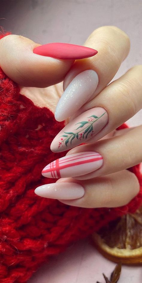 Graphic Design Nails, December Nails Christmas, Line Nail Designs, Holiday Themed Nails, Holiday Nails Winter, Christmas Tree Nails, Christmas Graphic Design, Holiday Nails Christmas, Christmas Gel