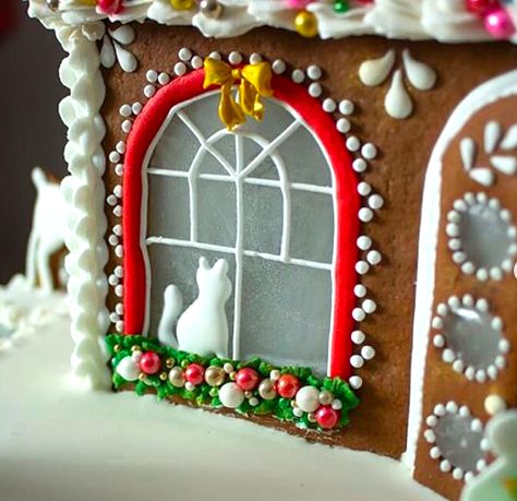 Fairy Cottage Gingerbread House, Gingerbread House Sweets, Gingerbread Row House Ideas, Funky Gingerbread House, Hippie Gingerbread House, Gingerbread City Ideas, Classy Gingerbread House, Red And White Gingerbread House, Ginger Bread House Village