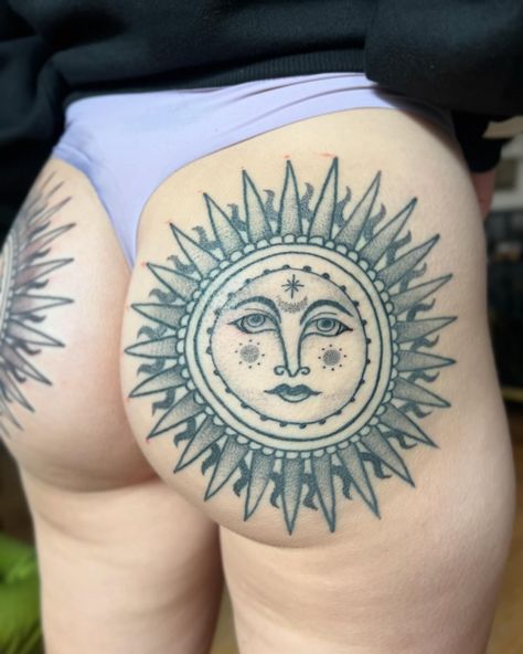 Obsessed with the symmetrical sun bums on @brlrose_ 🌞 #minnesota #minneapolis #minneapolistattooartist #minnesotatattooartist #twincities #saintpaul #suntattoo #butttattoo #dotworktattoo #ornamental #ornamentaltattoos Sun Belly Tattoo, Sun Around Belly Button Tattoo, Sun Belly Button Tattoo, Sun And Moon Belly Button Tattoo, Sun Moon Stars Ornamental Tattoo, Sun Moon Ornamental Tattoo, Minneapolis Tattoo, Minnesota Tattoo, Belly Button Tattoo