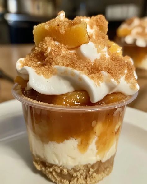 Individual Peach Cobbler, Peach Cobbler Cheesecake Recipe, Peach Cobbler Cheesecake, Cheesecake Cups Recipe, Dessert Shooters Recipes, Cobbler Crust, Chocolate Cherry Cookies, Shooter Recipes, Cobbler Topping