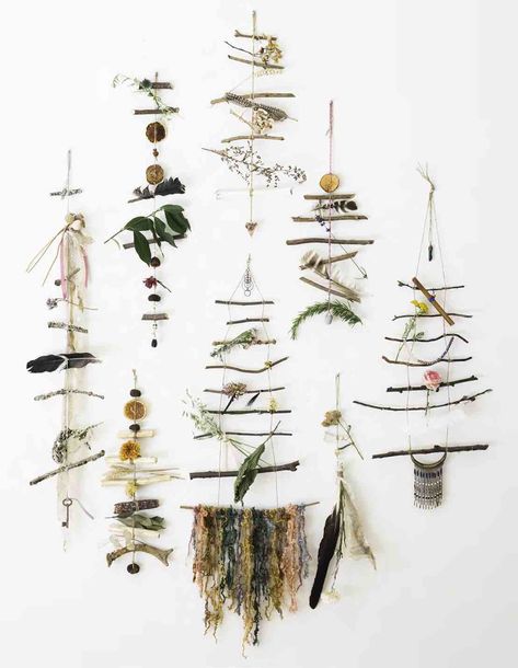 witchesladder Witchy Wall Hanging Diy, Nature Witch Crafts, How To Make A Witches Ladder, Witchy Bohemian Decor, Witchy Curtain Ideas, Witch's Ladder Diy, Crafts With Branches And Twigs, Witch Ladder How To Make A, Witches Ladder Spell