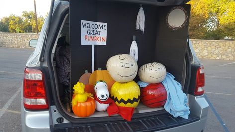 Charlie Brown Halloween Decorations, Charlie Brown Trunk Or Treat, Its The Great Pumpkin, Lucy Charlie Brown, The Great Pumpkin Charlie Brown, It's The Great Pumpkin Charlie Brown, Trunk Or Treat Ideas, Great Pumpkin Charlie Brown, Halloween Party Treats