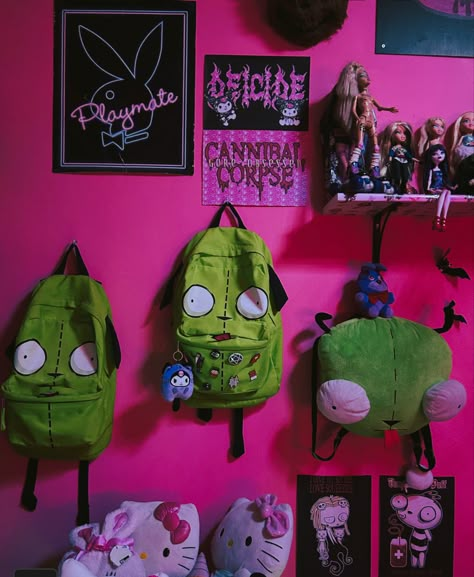 Invader Zim Room, Gir Invader Zim Aesthetic, Scene Bedroom Ideas, Scene Kid Bedroom, Scene Room Decor, Scene Kid Room, Emo Room, Invader Zim Gir, Zim Gir