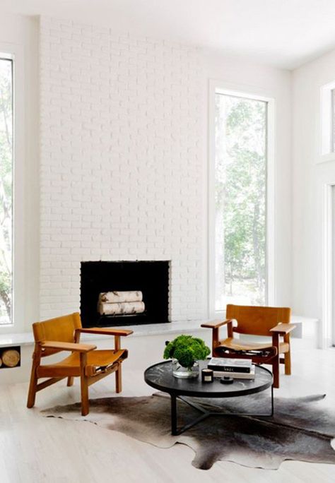 Fireplace Makeover: Painting the Brick Fireplace White Living Room Design White, Modern Mid Century Living Room, Fireplace Modern, Modern Room Design, White Brick Fireplace, Mid Century Living Room, Trendy Living Rooms, Home Fireplace, White Brick