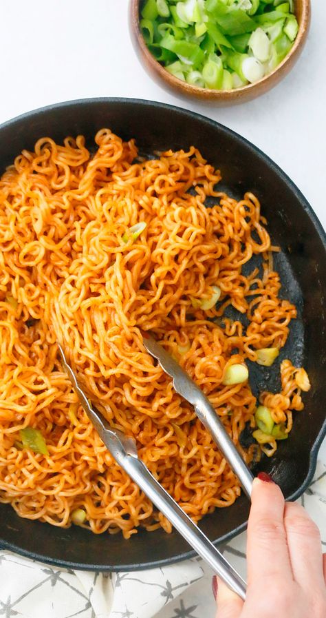 One of the best 5 ingredient recipes! #ramennoodles #5ingredient #bbq #ramen | ramen noodles | 5 ingredient recipe Huhot Recipes Noodles, Bbq Ramen Noodle Recipes, Cup Noodles Recipes, Recipes Using Ramen Noodles, Bbq Noodles, Bbq Ramen, Ramen Dinner Recipes, Easy Ramen Noodle Recipes, 5 Ingredient Or Less Recipes