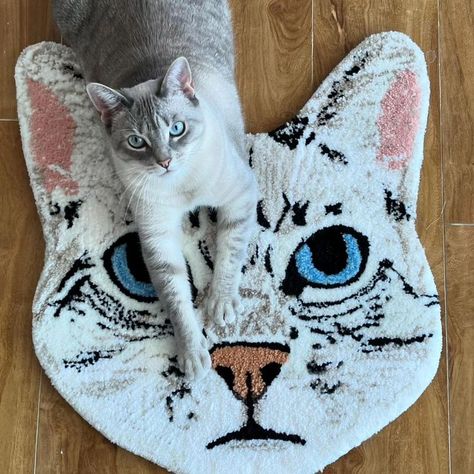 How many cats you can see Made by @ruggsters #RugTufting #rugs Cat Tufted Rug, Tufting Rugs, Handy Craft, Cat Area, Cat Rug, Funky Rugs, Rug Ideas, La Face, Punch Needle