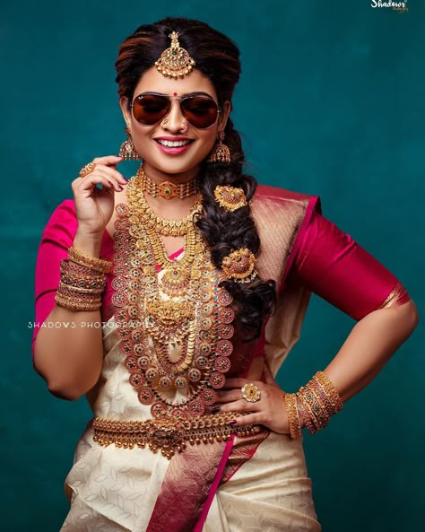 Complete Imitation Bridal Jewellery Set ~ South India Jewels South Indian Bride Saree, Indian Bride Poses, Indian Bride Photography Poses, Bridal Jewellery Set, Indian Wedding Poses, Bride Photos Poses, Bridal Sarees South Indian, Indian Wedding Photography Couples, Bridal Photography Poses