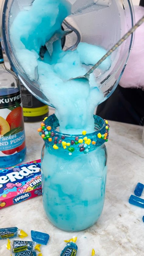 Jolly Rancher Slushies, Alcohol Truck, Candy Alcohol Drinks, Mojito Cupcakes, Cotton Candy Drinks, Candy Cotton, Fun Drinks Alcohol, Birthday Plans, Hawaiian Punch