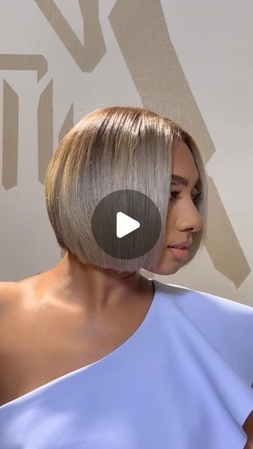 Bob Hairstyles With Blonde Highlights, Eat Length Bob, One Sided Bob For Black Women, Short Bobs 2024, Center Part Bob, Anthony Cuts, Short Sew In, Middle Part Bob, Sassy Haircuts