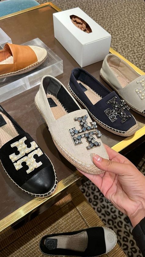 Kenzo Espadrilles, Espadrilles Outfit, Tory Burch Espadrilles, Chanel Espadrilles, Trendy Shoes Sneakers, Pretty Shoes Sneakers, Cute Sneakers, Girly Shoes, Rhinestone Bow