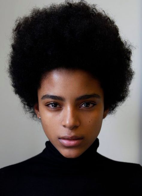 Alecia Morais Black Turtle Neck, 얼굴 그리기, Pelo Afro, Best Beauty Tips, Short Natural Hair Styles, Portrait Inspiration, Black Culture, Afro Hairstyles, Black Is Beautiful