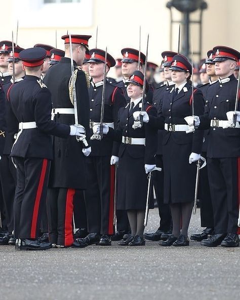 Royal Military Academy Sandhurst, Star Struck, Royal Marines, Military Academy, Kensington Palace, Duke Of Cambridge, Prince Charles, British Army, Military Uniform