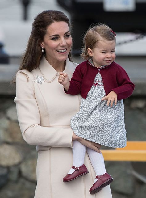 canada10 Princess Lottie, Nursery Princess, Vévodkyně Kate, Duchesse Kate, Expensive Outfits, Prince William Et Kate, Pregnant Princess, Prince William Family, Kate Und William