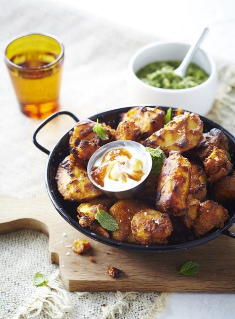 Tandoori Aloo (potatoes) - Dish Quick Vegetarian Lunch, Tandoori Aloo, New Zealand Food, Mango Chutney, Midweek Meals, Vegetarian Lunch, Poached Egg, Artisan Food, Dinner Is Served