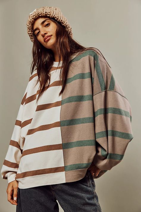 Boho Chic Outfits Winter, Stripe Jumper, Exaggerated Sleeves, New Sweater, Sweater Trends, Boho Chic Outfits, Free People Clothing, Long Knit, Oversized Pullover