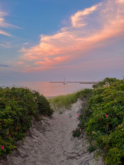 Coastal Rhode Island, Rhode Island Summer Aesthetic, Rhode Island Summer, Maryland Summer, Boat Vacation, Block Island Rhode Island, Michigan Summer, Beachy Aesthetic, Indiana Dunes