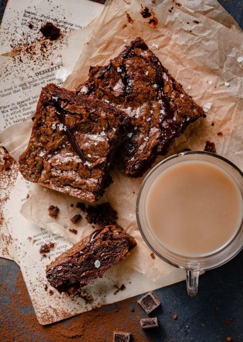 Easy Food Photography Ideas, Brownie Food Photography, Easy Food Photography, Brownies Photography, Brownie Photography, Easy Chocolate Brownies, Food Photography Dessert, Baking Photography, Food Flatlay