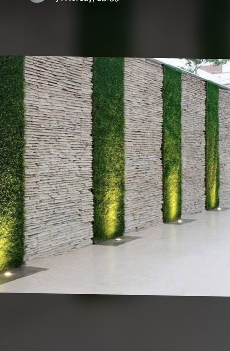 Terrace Garden Wall Design, Outdoor Greenery Wall, Boundary Wall Design Exterior, Kolam Koi, Artificial Grass Wall, Garden Wall Designs, Front Wall Design, Green Wall Decor, Grass Decor