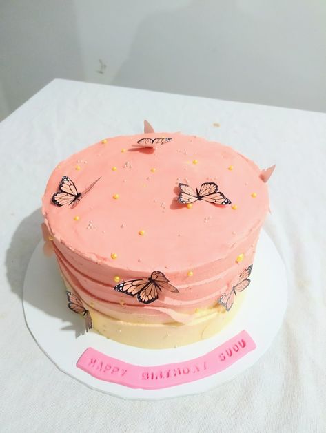 Peach colour , cake , butterfly Peach Colour Cake Designs, Peach Colour Cake, Peach Color Cake, Peach Cake Design, Cake Butterfly, Peach Colour, Peach Cake, Pretty Birthday Cakes, Colorful Cakes