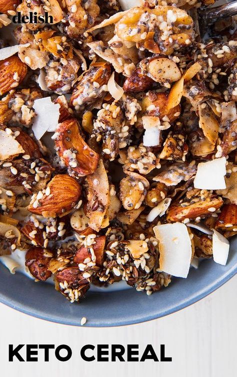 Granola Easy, Dolce Poche Calorie, Low Carb Cereal, Keto Cereal, Desayuno Keto, Keto Granola, Boiled Egg Diet Plan, Granola Cereal, Keto Friendly Desserts