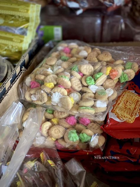 Malaysian Childhood Snacks, Malaysian Snacks, Steel Gates, The Sun Rises, Children's Day Gift, Sun Rises, Old Shop, School Snacks, The Sound