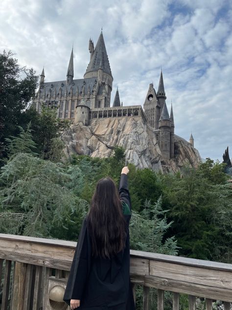 Harry Potter Aesthetic Pics, Disney Photo Poses, Coquette Harry Potter, Harry Potter World Photo Ideas, Universal Photo Ideas, Universal Studios Photo Ideas, Universal Studios Picture Ideas, Universal Studios Aesthetic, Universal Studios Hogwarts