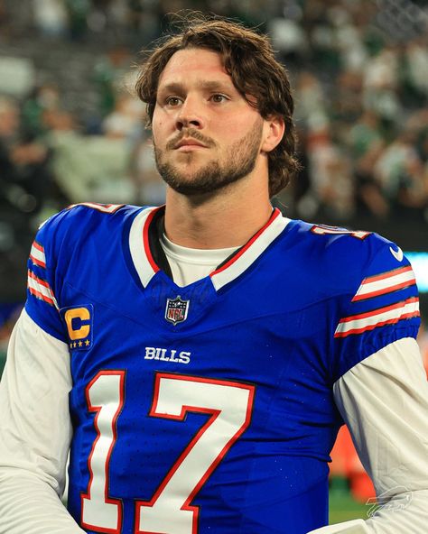 Buffalo Bills Stuff, Nfl Photos, Buffalo Bills Football, Bills Football, Josh Allen, Nfl Buffalo Bills, Pass Out, American Football Players, Nhl Players